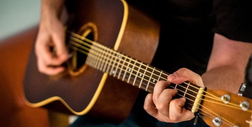 Online Guitar Course: Beginner Techniques and Theories